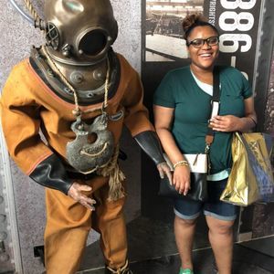 Meet your Posher, Whitney